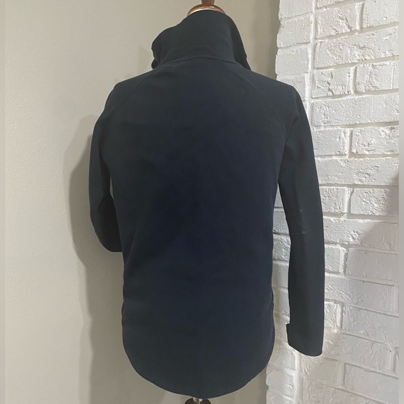 Women’s Nike Black Hi-Lo Zip-Up Jacket - Picture 5 of 6